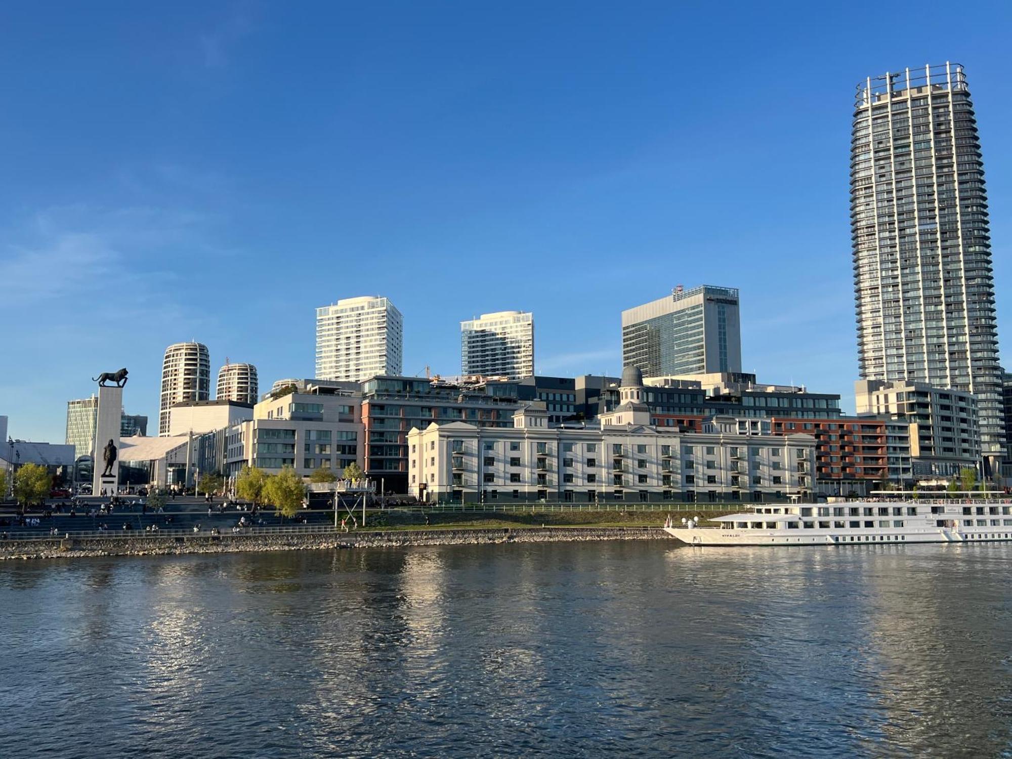 River Front Mezonet Eurovea 布拉迪斯拉发 外观 照片